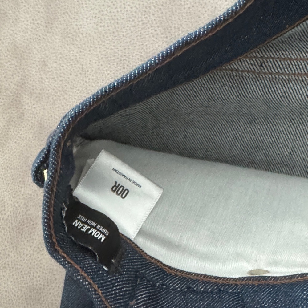 Express High Rise Mom Jeans - Picture 4 of 7